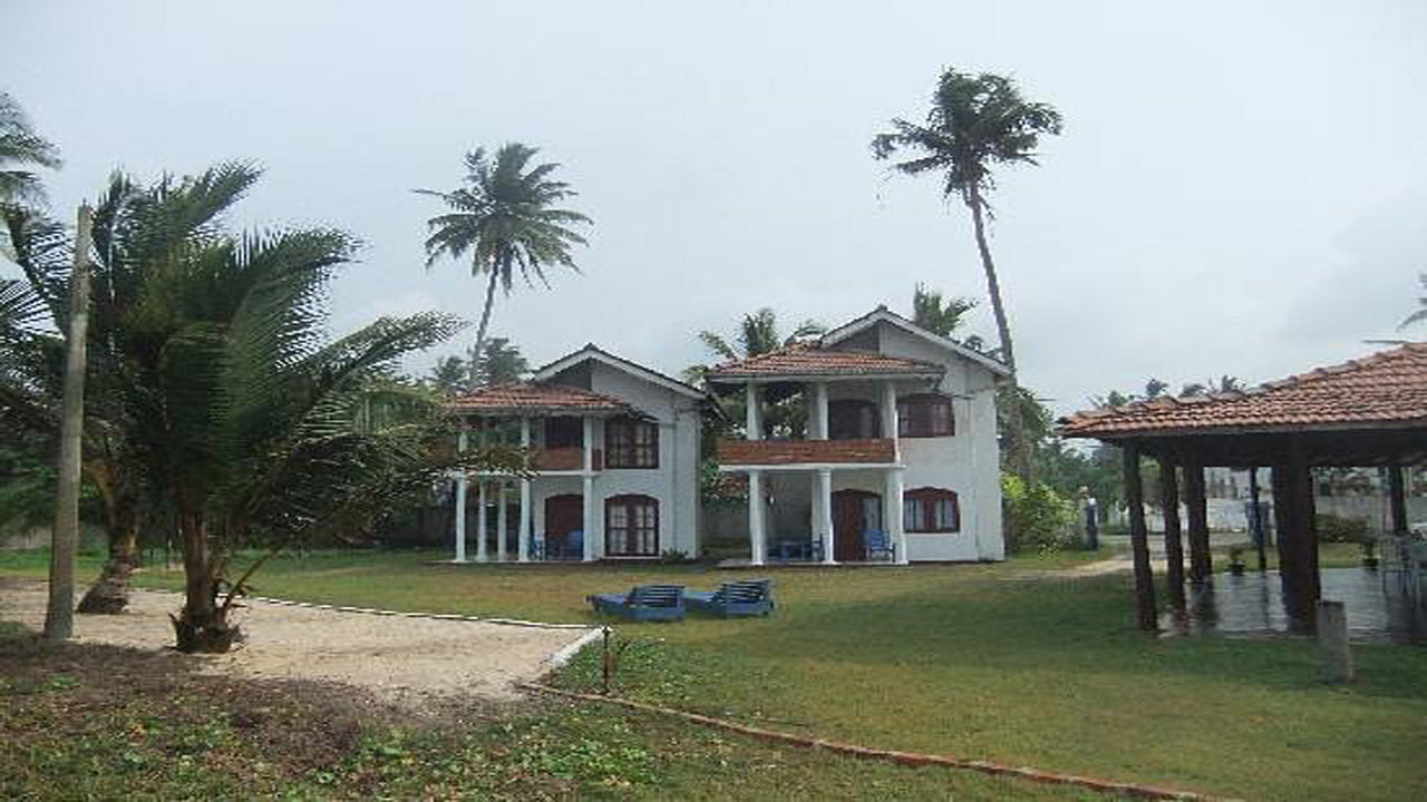 Cabañas en la playa de Lace Rock, Ahangama