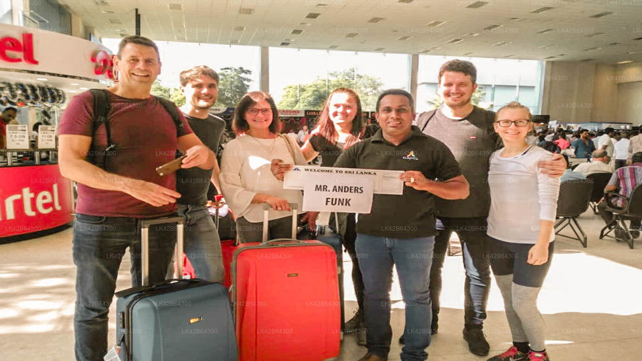 Traslado privado de la ciudad de Sigiriya al aeropuerto de Colombo (CMB)