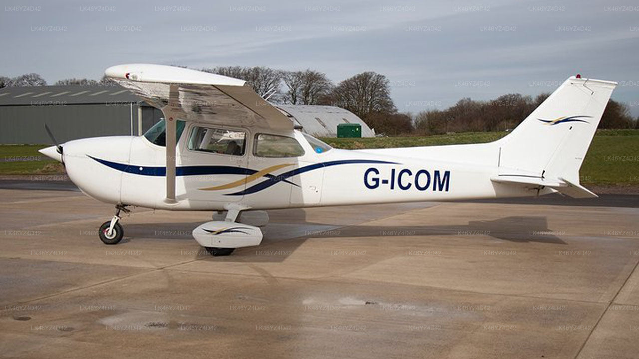 Traslado en avión entre el aeropuerto de Ratmalana (RML) y la Base de la Fuerza Aérea de Sigiriya GIU