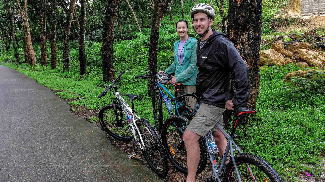 Divertido paseo en bicicleta en familia desde Galle