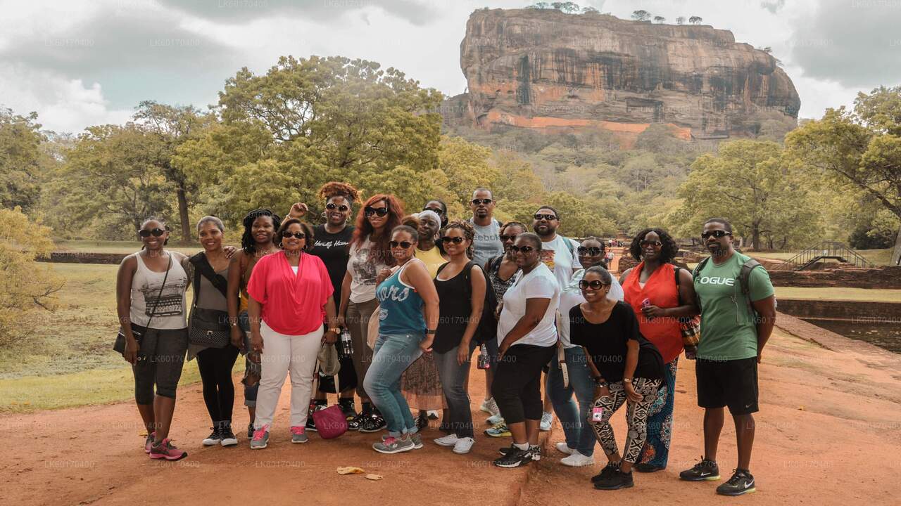 Safari por la roca de Sigiriya y elefantes salvajes desde Kandy