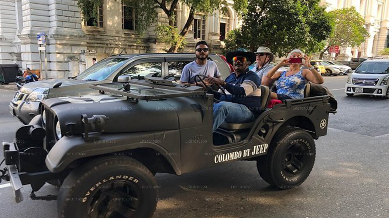 Recorrido por la ciudad de Colombo en jeep de guerra
