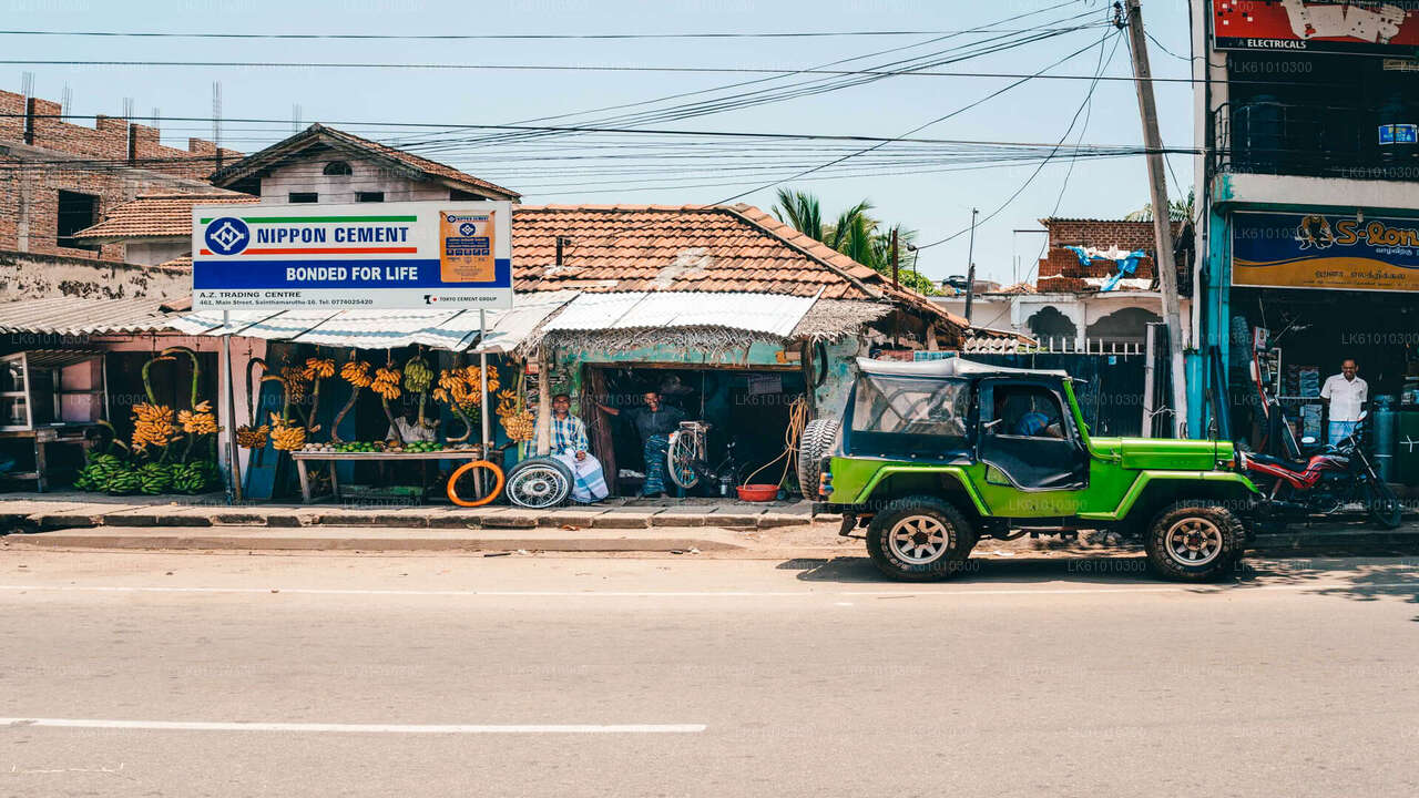 Colombo City Tour by Vietnam War Jeep