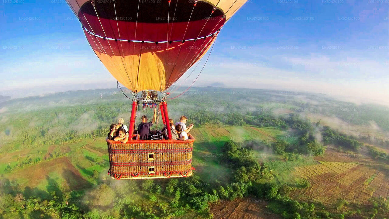 Excursión en globo aerostático desde Kandalama