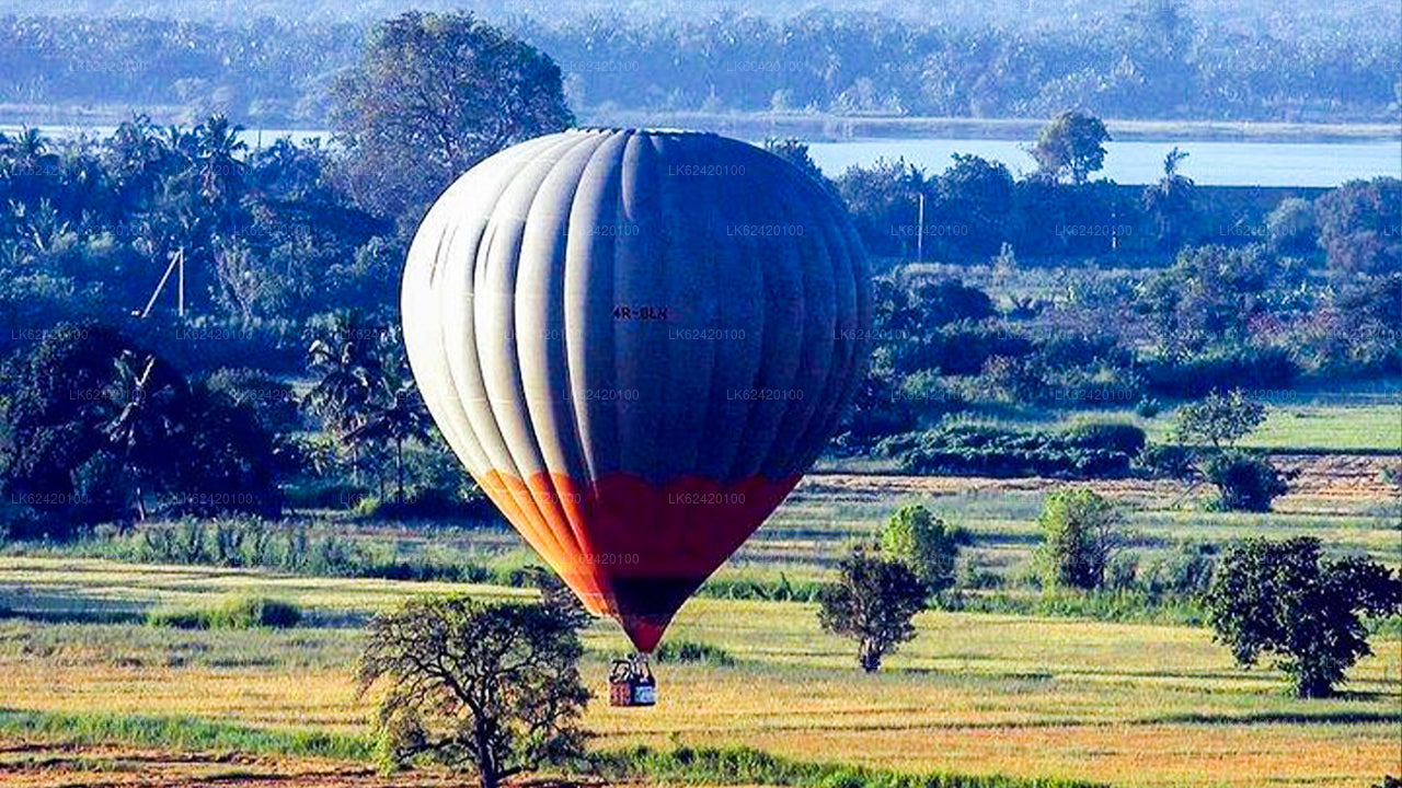 Excursión en globo aerostático desde Kandalama