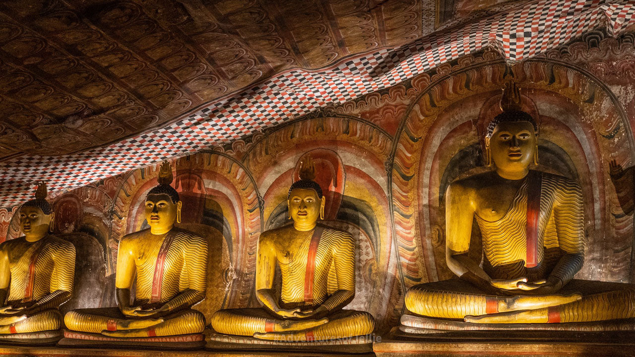 Entradas al templo de la cueva de Dambulla