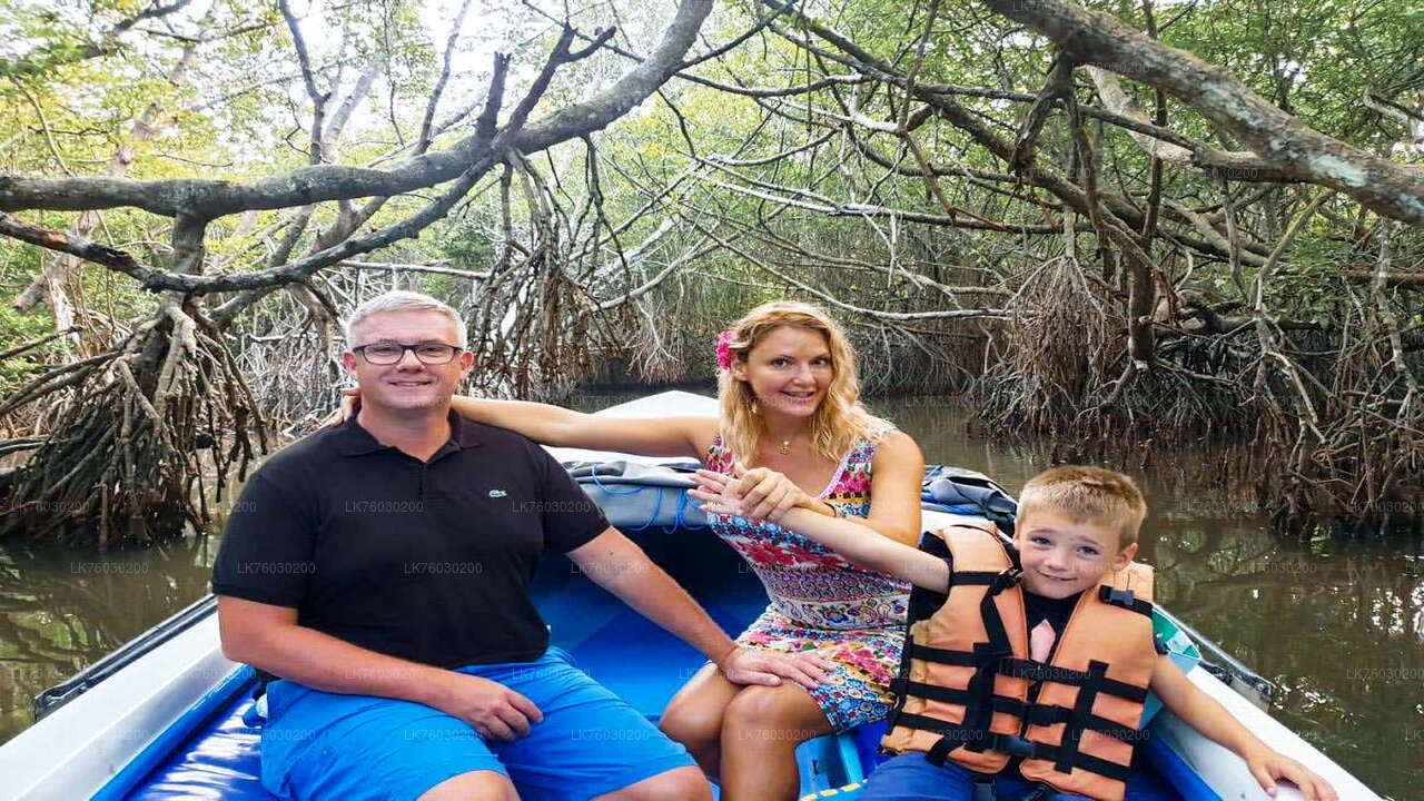 Safari en barco por el río Bentara