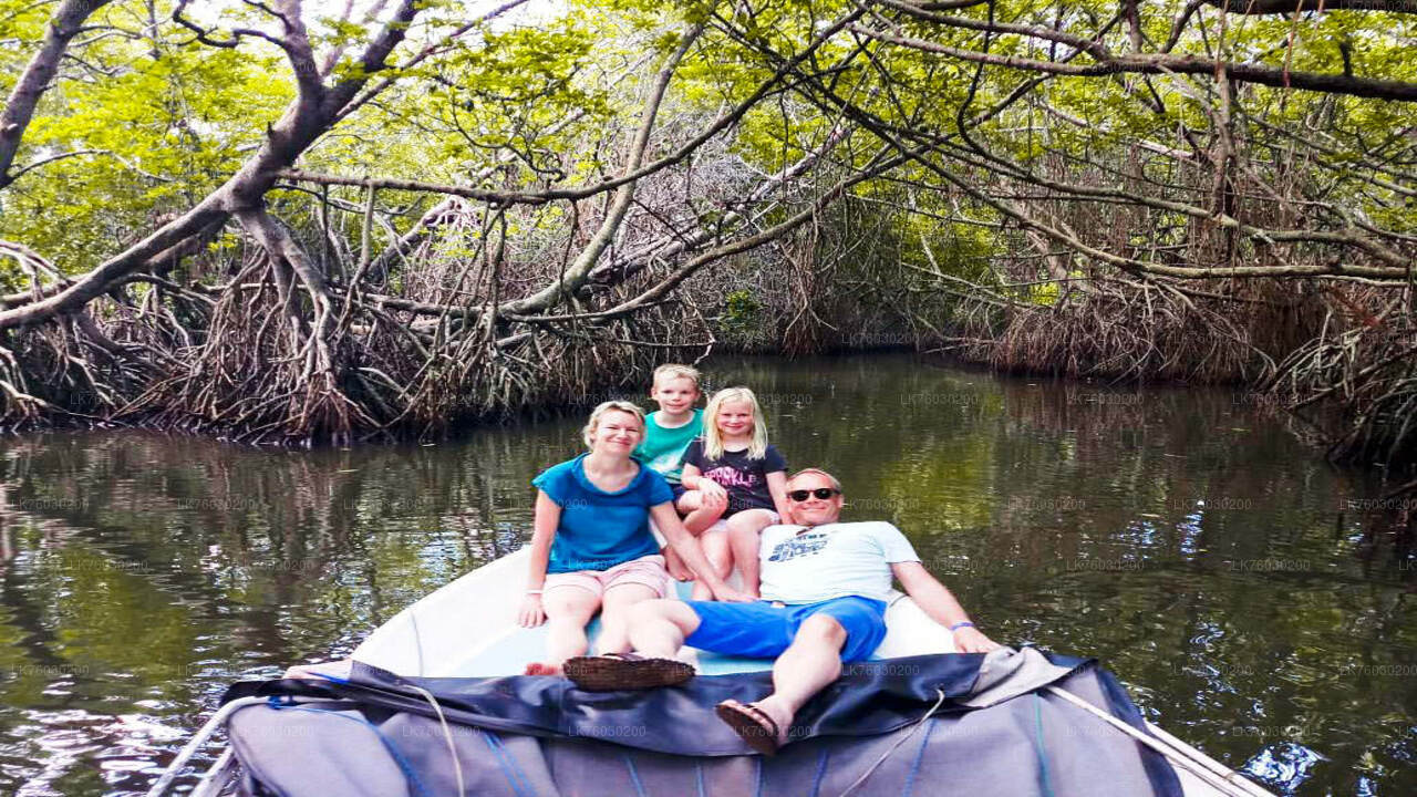 Safari en barco por el río Bentara