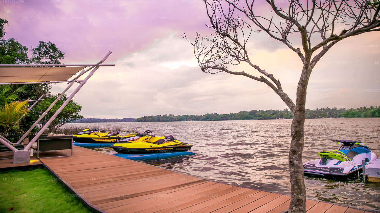 Aventura en lancha motora desde el lago de Bolgoda