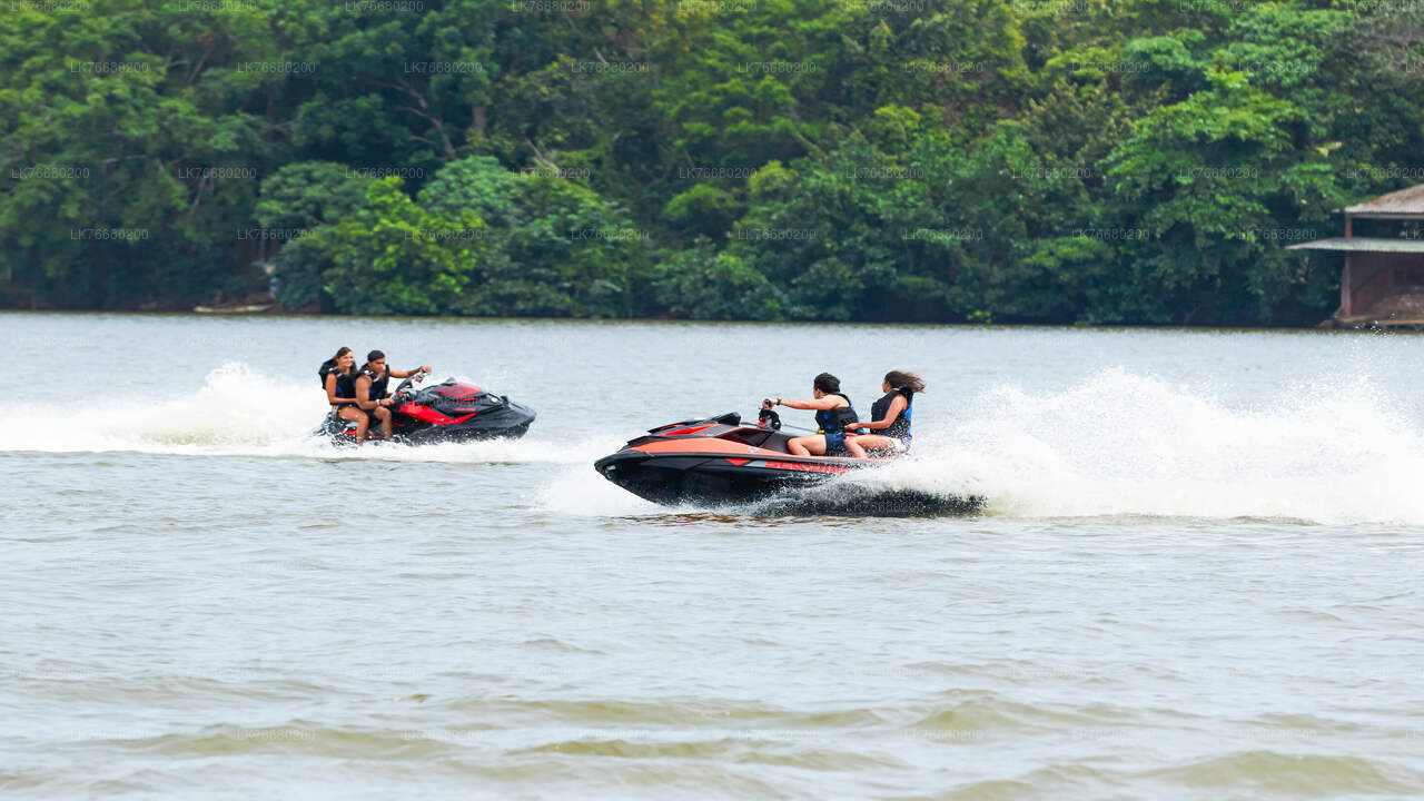 Aventura en lancha motora desde el lago de Bolgoda