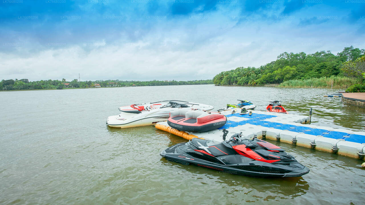 Aventura en lancha motora desde el lago de Bolgoda