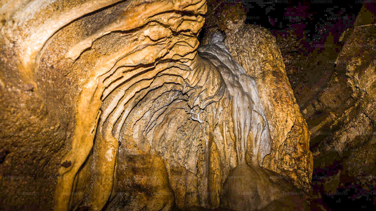 Explora la cueva de Pannila desde el monte Lavinia