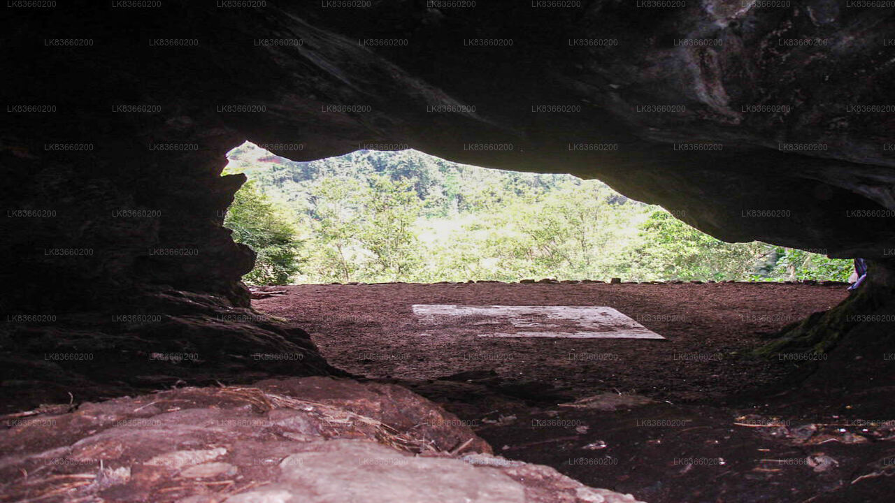 Explora la cueva de Belilena desde el monte Lavinia