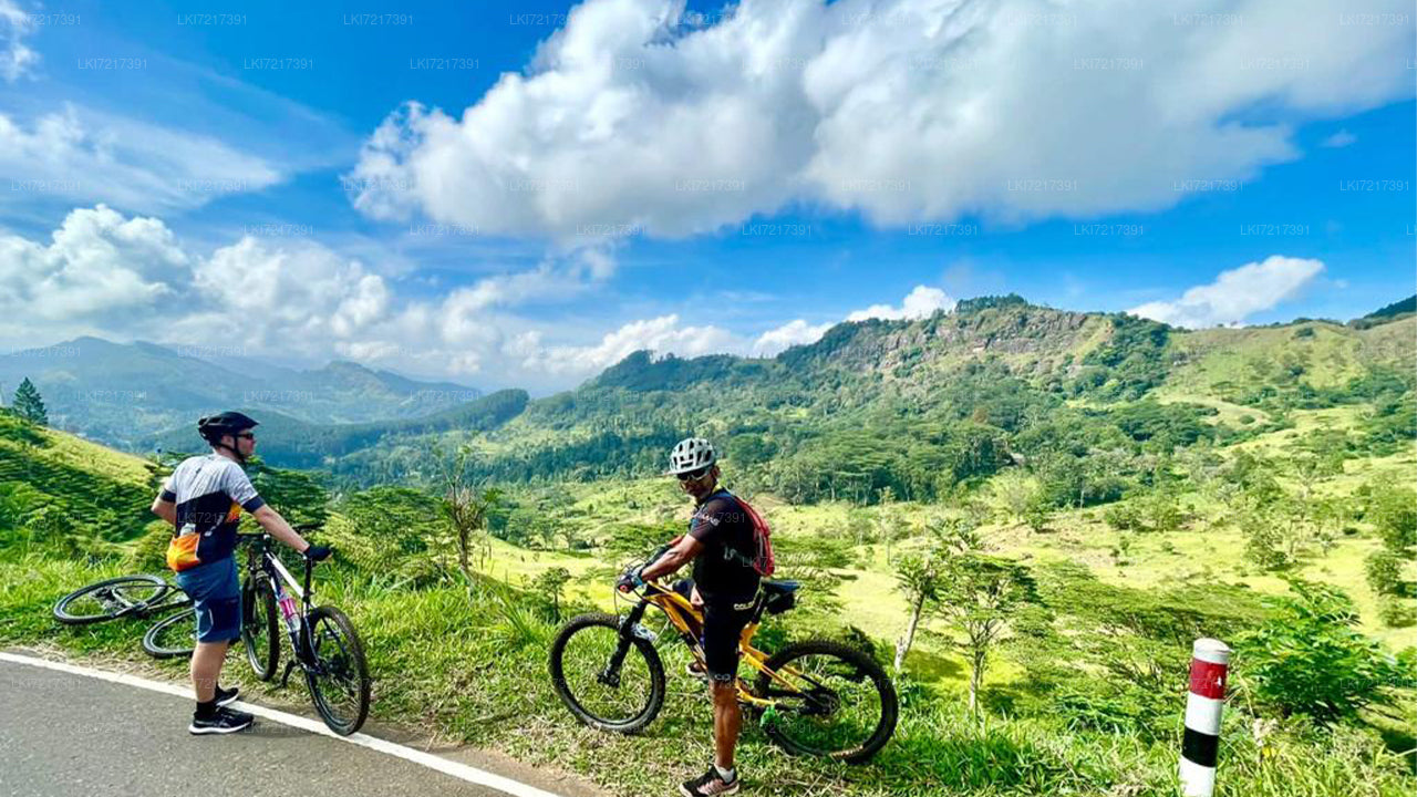 Excursión en bicicleta a las tierras altas de Nuwara Eliya desde Kandy